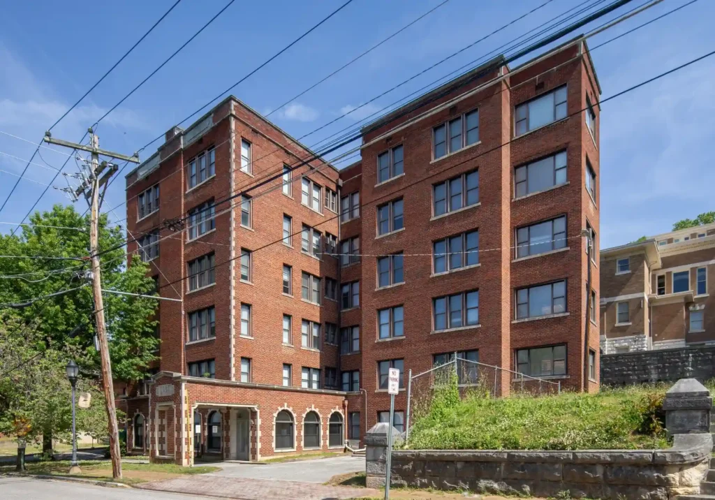 Fortwood exterior photo, brick building